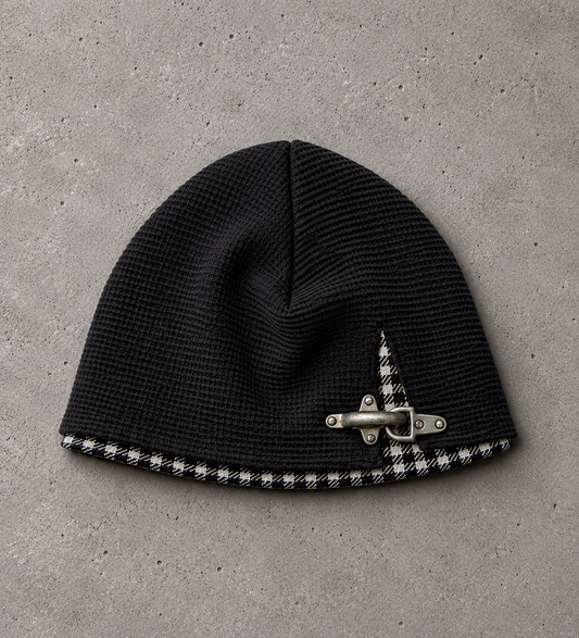 Single clasped beanie